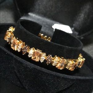 Clustered stoned Bracelet